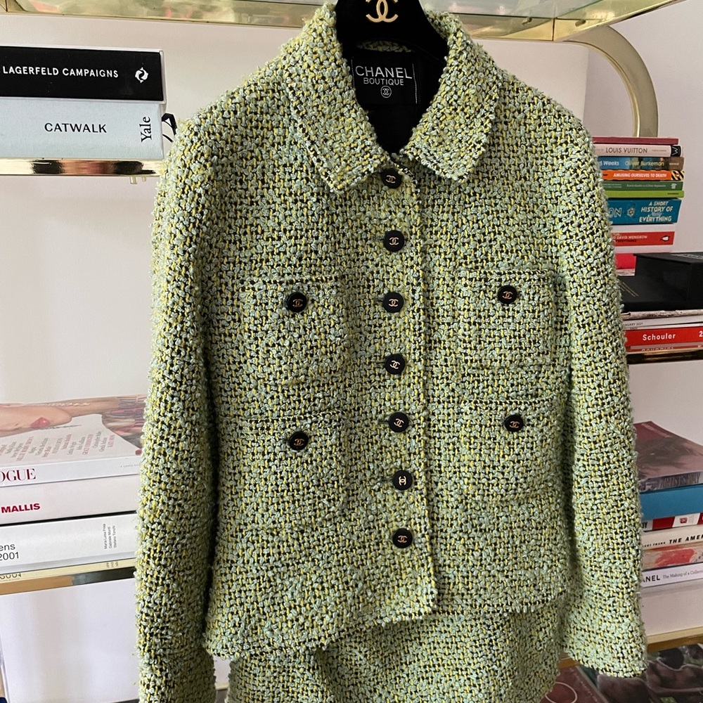 Stunning fall 94 runway green suit